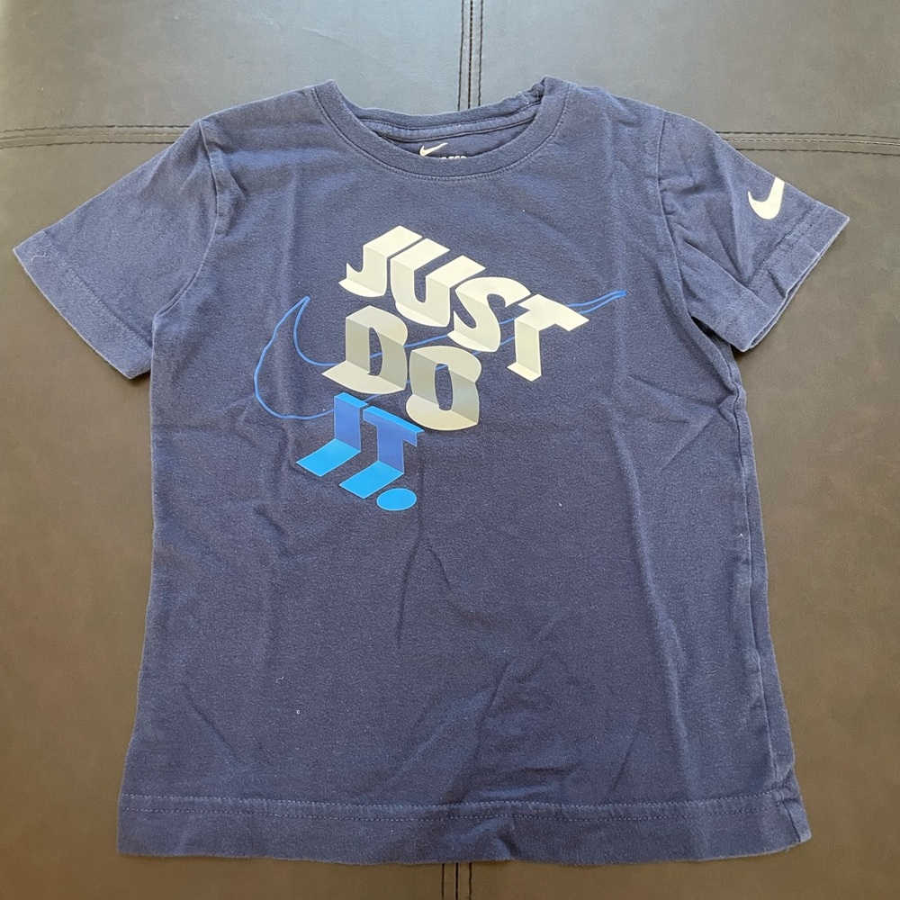 Nike t-shirt
